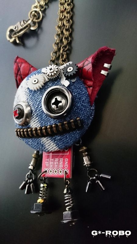 ブローチ