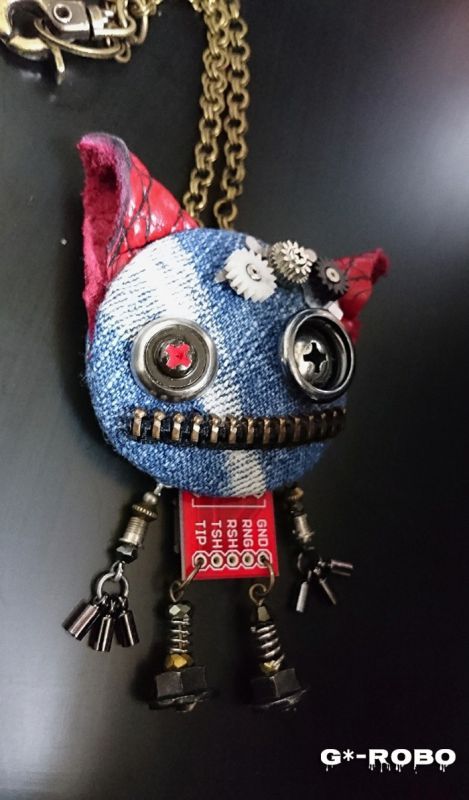 ブローチ