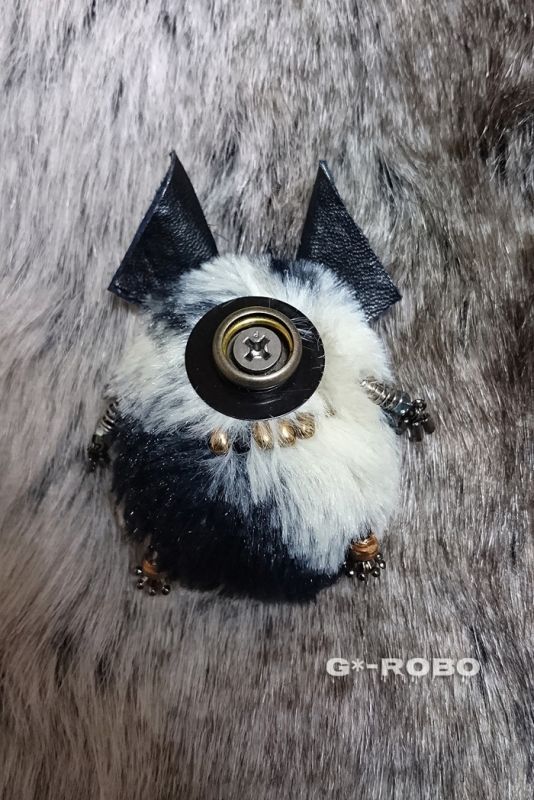 ブローチ