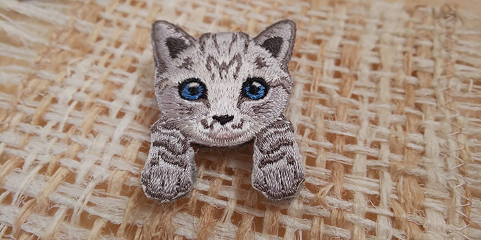 刺繍ブローチ