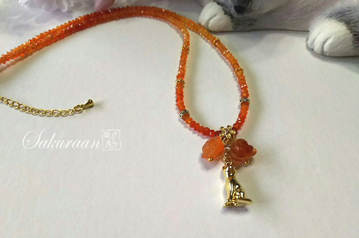 猫とカーネリアンのネックレス