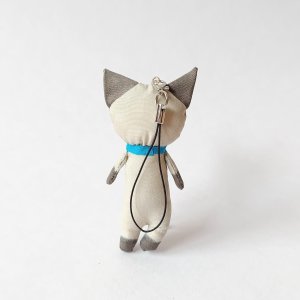 画像2: いながきりえ：ブサイクシャムねこちゃんストラップ「全額寄付」 (2)