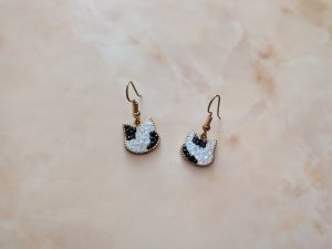画像1: andMore：スワロフスキーが輝く　ピアス（一部寄付） (1)