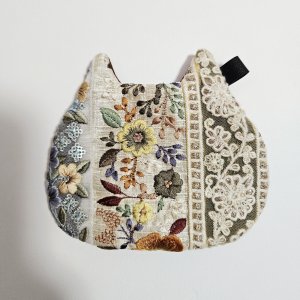 画像1: IRODRI：インド刺繡リボンねこ型ポーチ【12】（一部寄付） (1)