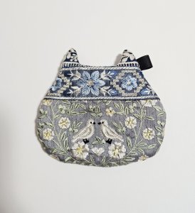 画像1: IRODRI：インド刺繡リボンねこ型ポーチ【1】（一部寄付） (1)