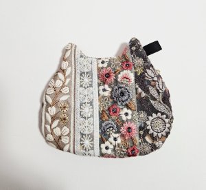 画像1: IRODRI：インド刺繡リボンねこ型ポーチ【9】（一部寄付） (1)