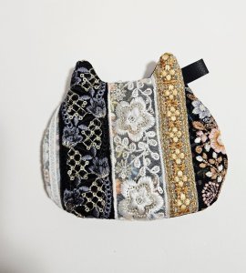 画像1: IRODRI：インド刺繡リボンねこ型ポーチ【3】（一部寄付） (1)