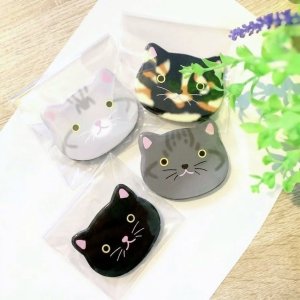 画像1: 9nyan：【裏面サビorキズあり】大きい缶バッジ（全額寄付） (1)