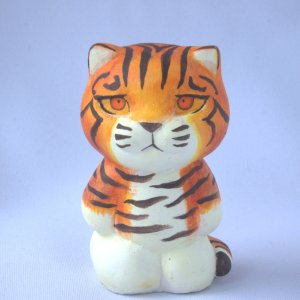 画像1: Nick9：樹脂のフィギュア　ねこのトイガー (1)