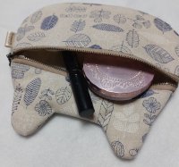 画像2: yamari:にゃんこフェイスポーチ【ふわふわねこパステルグリーン】(一部寄付)