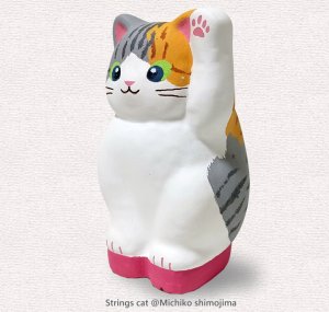 画像1: Strings cat：招き猫・ミケ（一部寄付） (1)