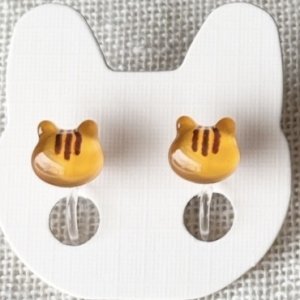 画像2: ねこぴず工房：ガラスの茶トラ猫　（ピアス／イヤリング） (2)