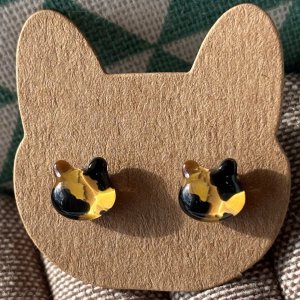 画像2: ねこぴず工房：ガラスのサビ猫　（ピアス／イヤリング） (2)