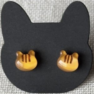 画像1: ねこぴず工房：ガラスの茶トラ猫　（ピアス／イヤリング） (1)