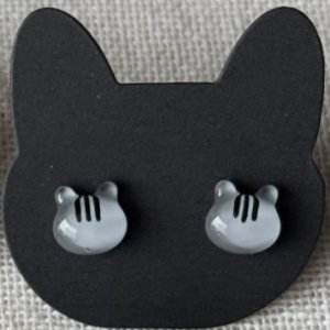 画像1: ねこぴず工房：ガラスのサバトラ猫　（ピアス／イヤリング） (1)