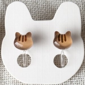 画像2: ねこぴず工房：ガラスのキジトラ猫　（ピアス／イヤリング） (2)