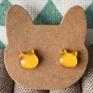 画像2: ねこぴず工房：ガラスの茶猫　（ピアス／イヤリング） (2)