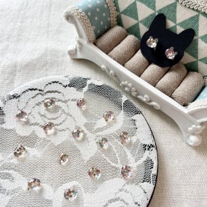 画像1: ねこぴず工房：ガラスのカラフル猫　（ピアス／イヤリング） (1)