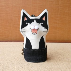 画像1: POTU：キーカバー&バッグチャーム　ひげ袋　全額寄付 (1)