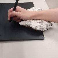 画像2: yamari:手首まくら時々ねこ枕【肉球ブラック×北欧柄】(全額寄付)