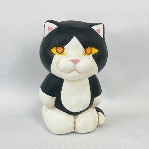 画像1: Nick9：樹脂のフィギュア　ねこのあきんこ　クロはちわれ (1)