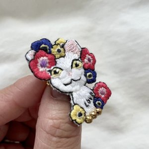 画像3: KARENTO.K.N：愛の花　手刺繍ブローチ (3)
