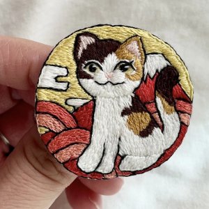 画像2: KARENTO.K.N：富士見ねこ　手刺繍ブローチ (2)