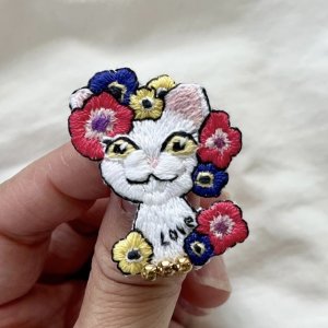 画像2: KARENTO.K.N：愛の花　手刺繍ブローチ (2)