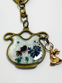 画像1: 手仕事LIFE：レジンキーホルダー*金魚と猫*