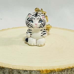 画像1: Nick9：樹脂のミニチュアキーホルダー　シロトラネコ (1)
