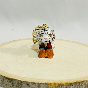 画像1: Nick9：樹脂のミニチュアキーホルダー　おすわりタイガー (1)