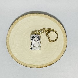画像3: Nick9：樹脂のミニチュアキーホルダー　シロトラネコ (3)