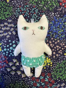 画像1: まめ屋：着せかえぱんつねこ　白 (1)