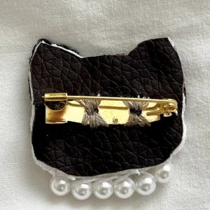 画像5: KARENTO.K.N：オシャレな猫ちゃん（三毛猫）　手刺繍ブローチ (5)