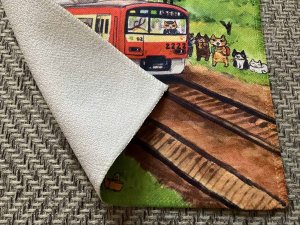 画像2: ドレミかんぱにー：スマホ＆メガネ拭き「猫球電車は２２２２系」（一部寄付） (2)