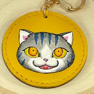 画像2: Nick9：本革の手描きアートキーホルダー　あきんこ　イエロー (2)