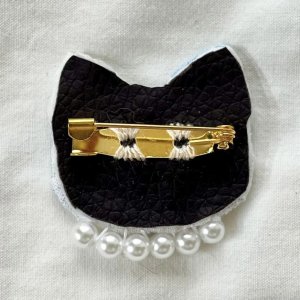 画像5: KARENTO.K.N：オシャレな猫ちゃん（グラデーショングリーン）　手刺繍ブローチ (5)