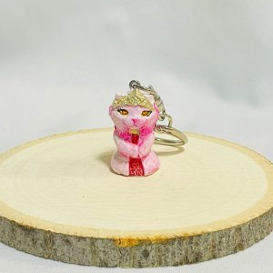 画像1: Nick9：樹脂のミニチュアキーホルダー　クイーン　ピンク (1)