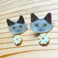 画像1: kikogurumi : たべこぼしポロリねこ【ピアス】(手描き／食いしん坊ぺろり兄弟)