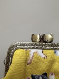 画像1: kiki：ねこ口金のたて型ポーチ(15種)