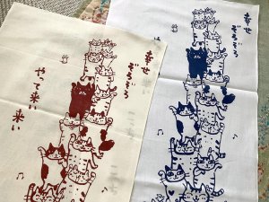 画像6: ドレミかんぱにー： 手ぬぐい縦（手捺染）招き猫がぞろぞろやって来る（一部寄付） (6)