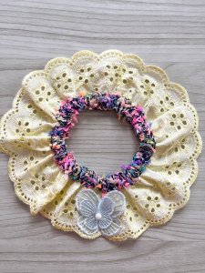 画像2: コムギ雑貨店：黄色レース＋ブルー蝶　シュシュ (2)