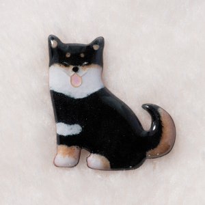 画像1: mofu-moe：七宝焼ブローチ【柴犬・黒】 (1)