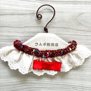 画像1: コムギ雑貨店：ベージュレース＋レッドニット　シュシュ (1)