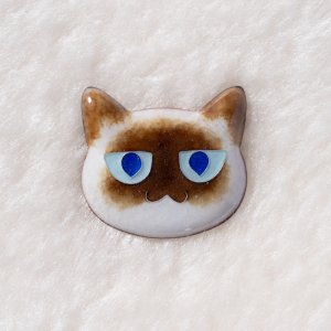 画像1: mofu-moe：七宝焼ブローチ【猫の顔・シャム】 (1)