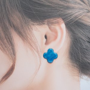 画像1: mofu-moe：七宝焼フラワーイヤリングorピアス【ブルー】 (1)