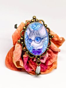 画像1: Jellyfish月まる：眼鏡猫ブローチ（全額寄付） (1)