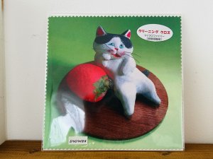 画像1: 高橋理佐：メガネ拭きマイクロファイバークリーナー＜ぶつぶつイチゴ＞ (1)