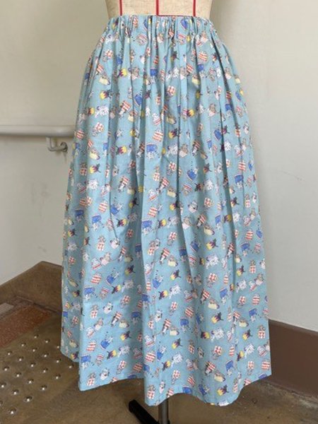 画像1: コムギ雑貨店：マグカップの猫柄タックギャザースカート【水色】 (1)