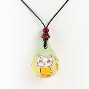 画像1: 月魚ひろこ：ペンダント（黄色の服の猫） (1)